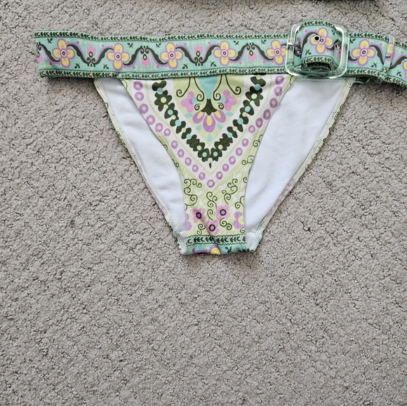 Victoria's Secret Green Tribal Print Bikini 2 Piece Swimsuit Bathing Suit Size M - Picture 3 of 9